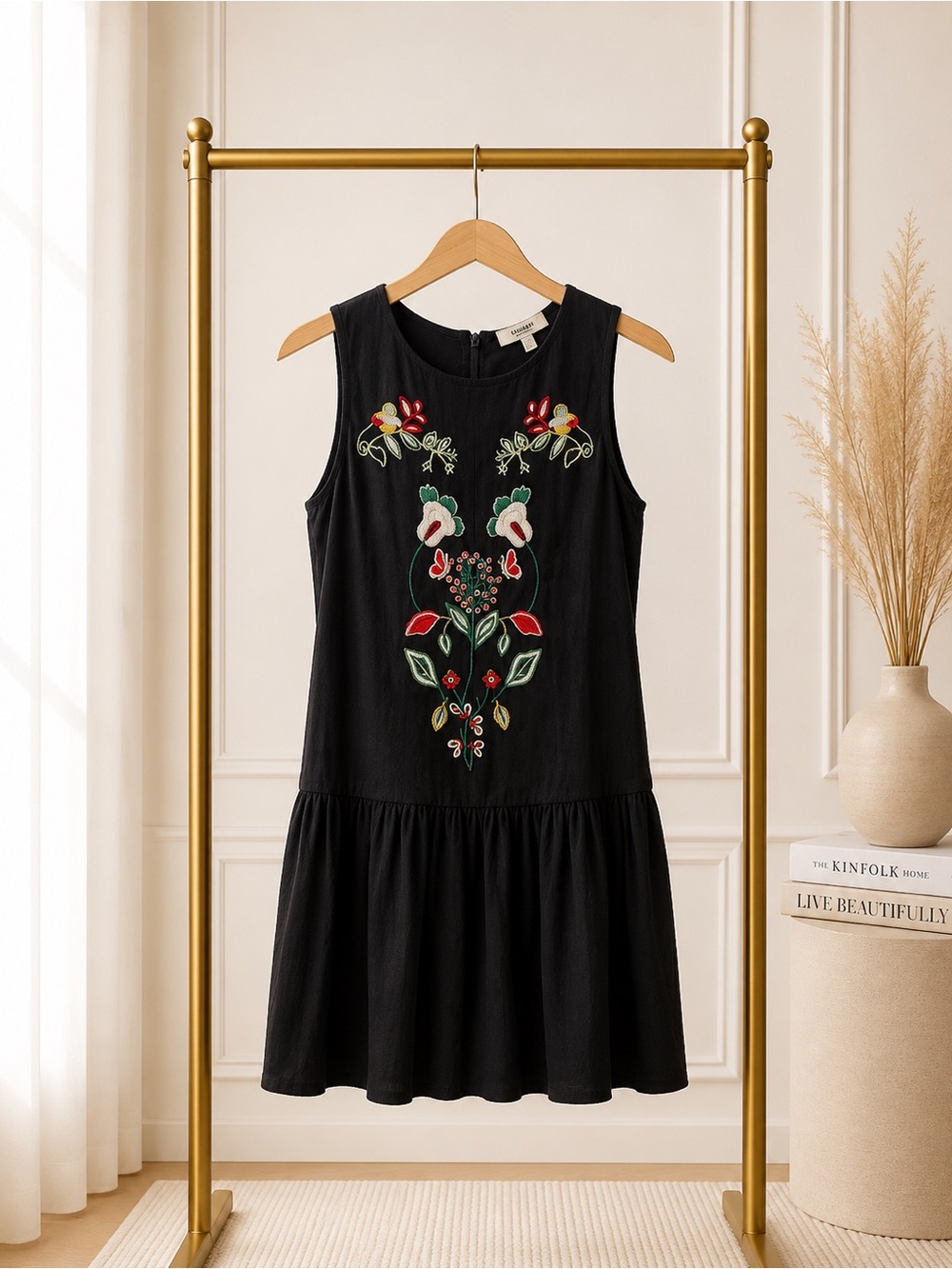 🔴 Black Sleeveless Mini Dress with Multicolor Floral Embroidery